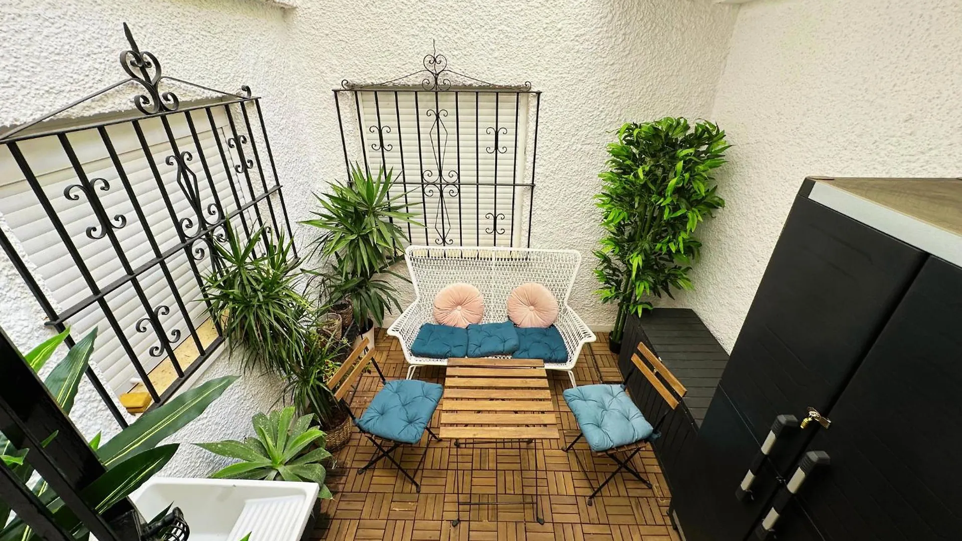 Spacious 3Br Walk To Beach & Old Town Marbella location